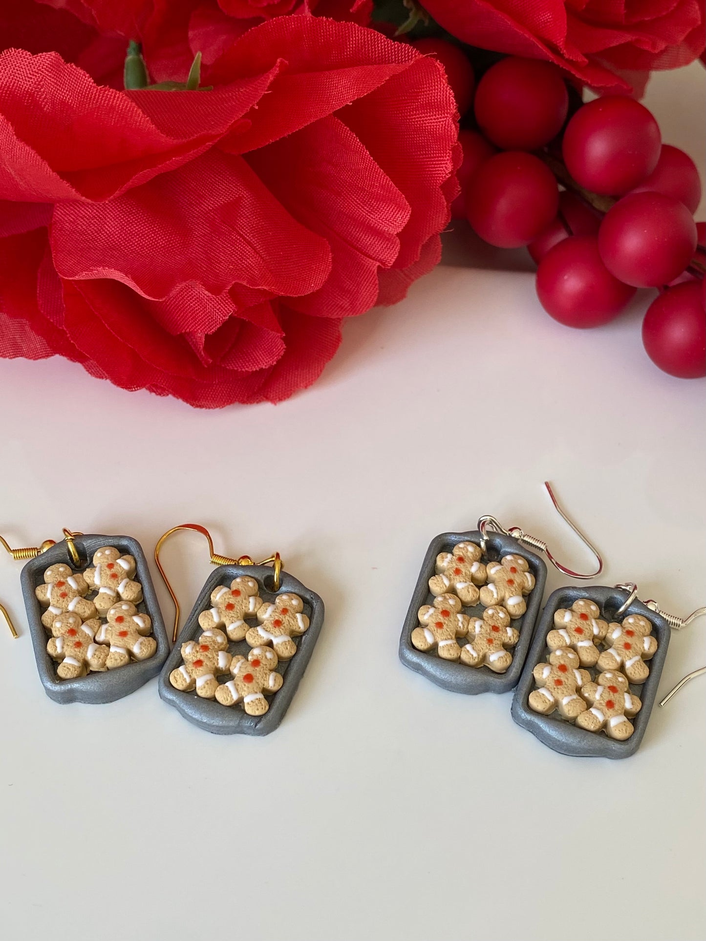 Gingerbread men cookie tray