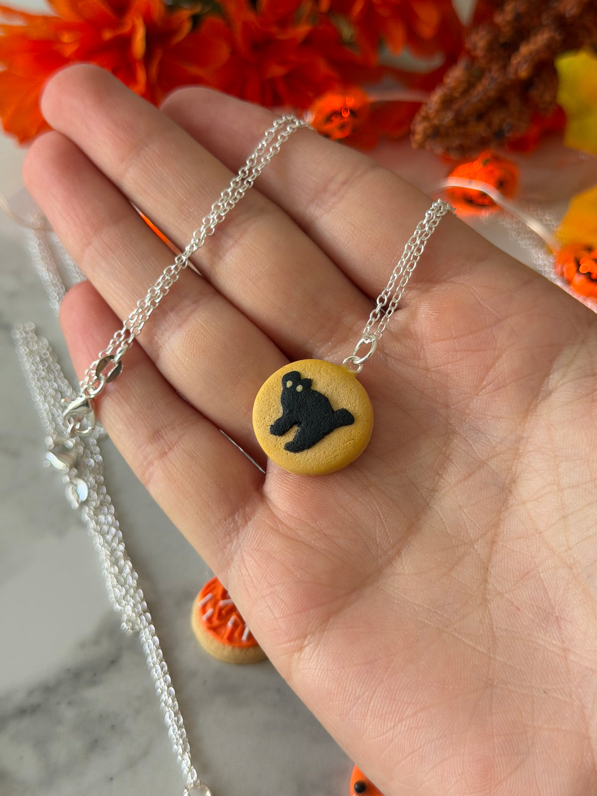 Cat cookie necklace